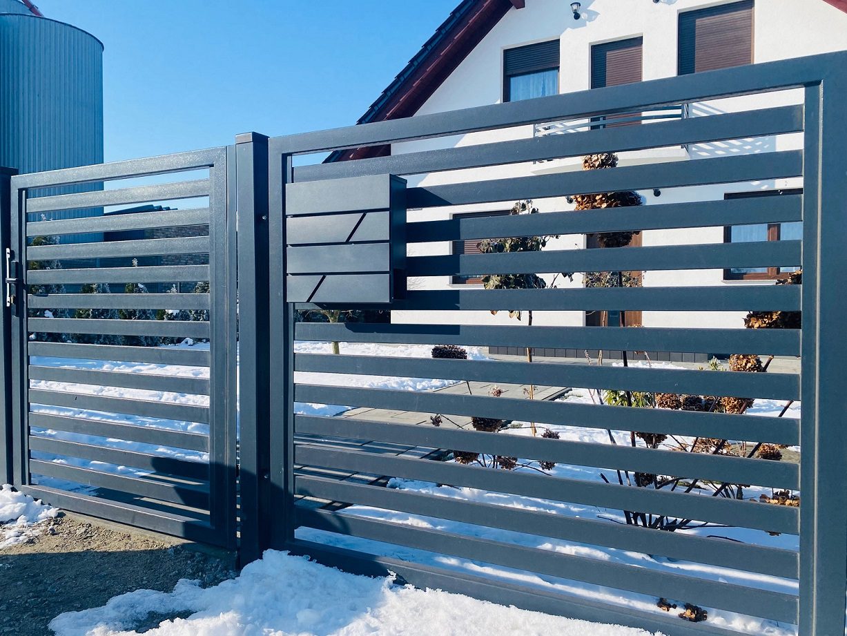 Linea 03 Outmore — ogrodzenia grzebieniowe